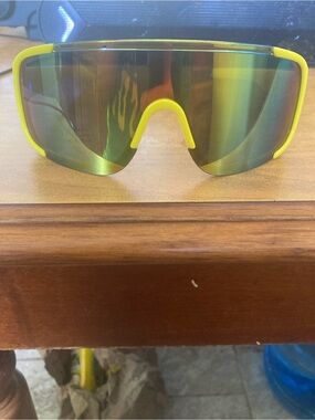 Yellow Sport Shield Sunglasses for Men - Mirrored Lens